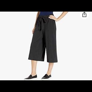 NWT-Royal Robbins Spotless Traveler Culottes (sz L)